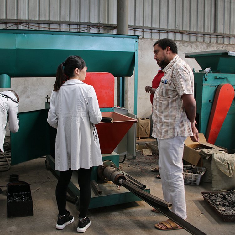 木炭機廠家告訴你原木炭和機制炭的不同在哪里？